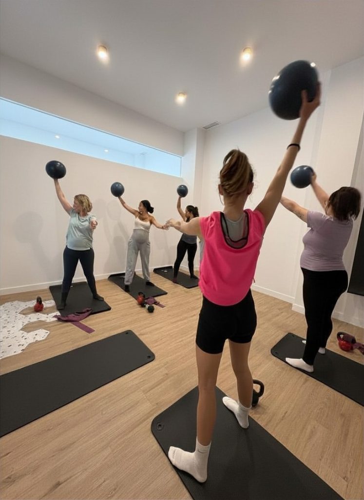 Clase de entrenamiento funcional para mujeres